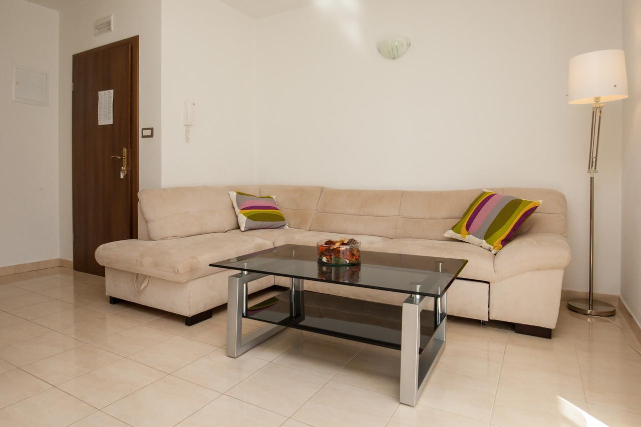 Vista Apartments Bol Exterior foto